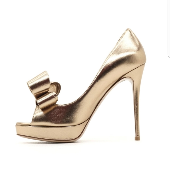 **sold**NWT Valentino bow pump heels size 39/9 - Picture 2 of 5